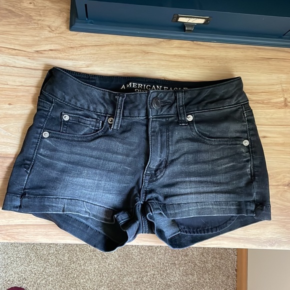 3 gently worn pairs of American Eagle Shorts size 0. - Picture 2 of 7